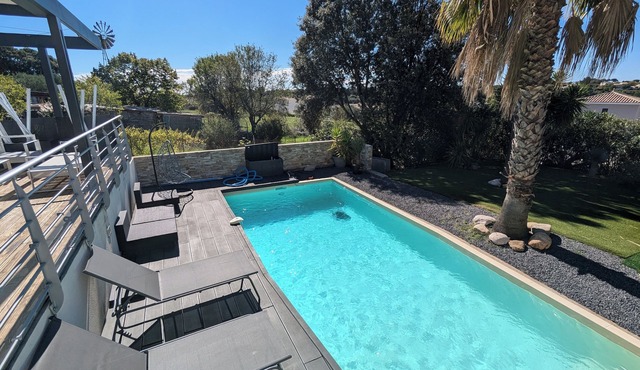 Beautiful villa with swimming pool 25mn beaches 15 mn Montpellier