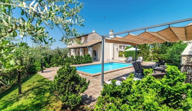 Beautiful villa with swimming pool, sea view, barbecue, wifi, free wifi
