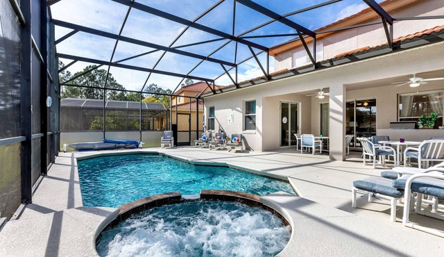 Beautiful Villa with South Facing Pool and Spa, and Lake View