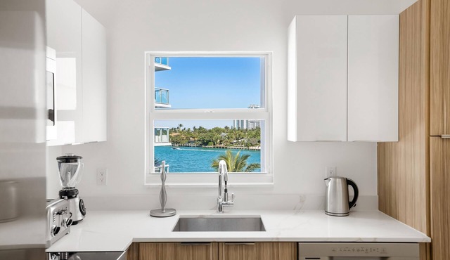 Beautiful Waterfront Miami 1BR with Balcony