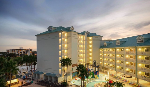 BEAUTIFUL Waterfront TWO Balcony End Unit Beach Condo+4 Free Water Park Passes