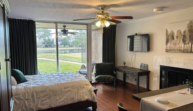 Beautiful Walden Cove, waterfront, efficiency ground floor condo.