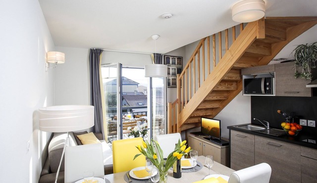 Beautiful, warmly decorated apartment-1st line sea-Pool