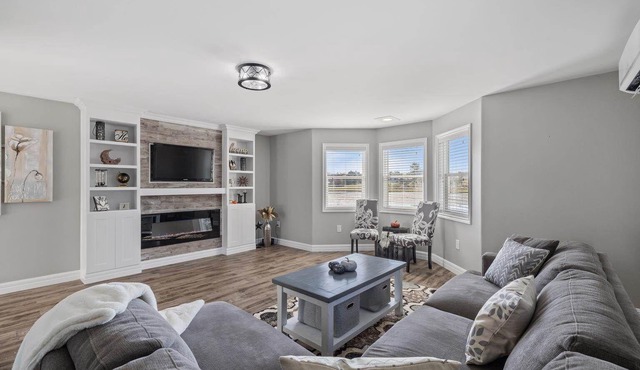 Beautiful Waterfront Cottage in the Heart of St. Peters Bay