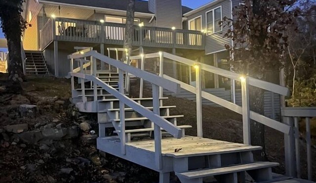 Beautiful Water Front Homes With Lake/Dock Access