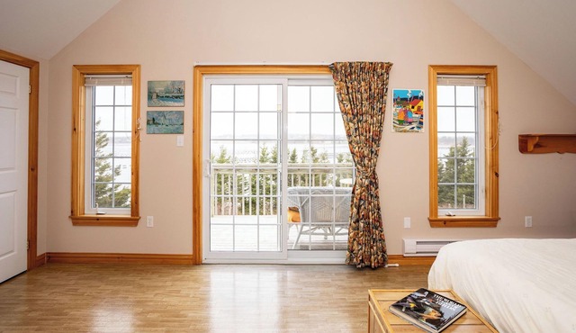 Beautiful water view and only 15 mins to Cavendish & 30 mins to Charlottetown.