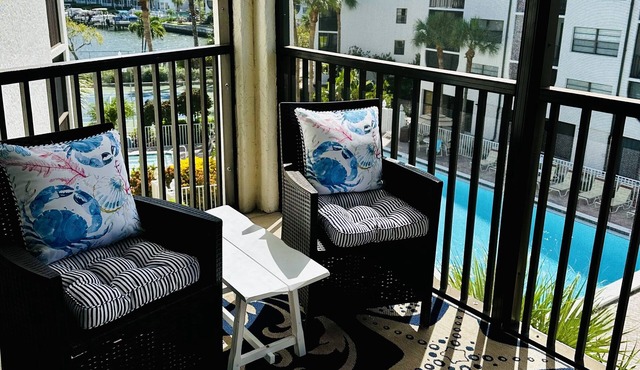 Beautiful Water views from the comfort of your condo & Private Lani