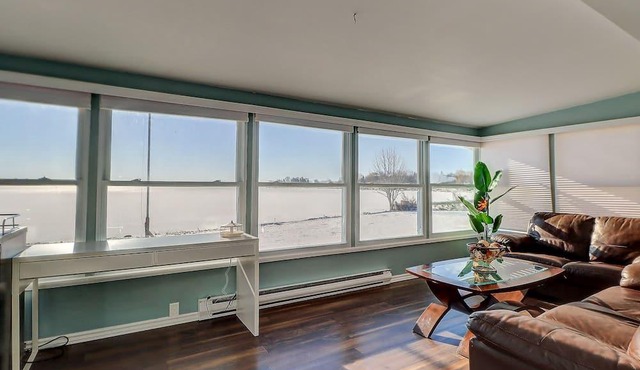 Beautiful Waterfront Cottage in Kawartha Lakes
