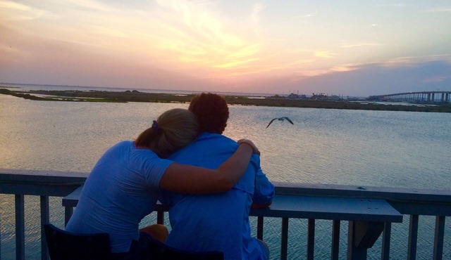 Beautiful Waterfront Condo, Boat dock, 2bd/2bath, washer/dryer, great fishing!