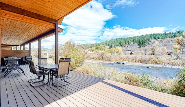 Beautiful waterfront townhome w/river & mountain views