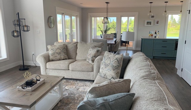 Beautiful waterfront vacation home near Cavendish. Sleeps 10.