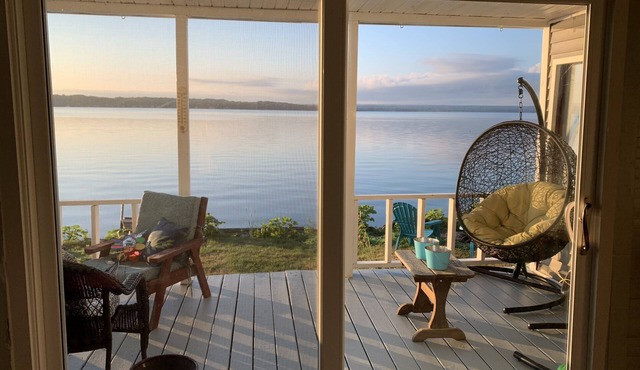 BEAUTIFUL WATERFRONT ESCAPE