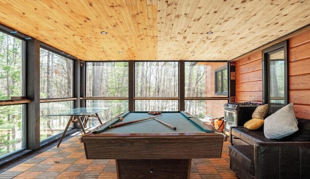 Beautiful waterfront log home