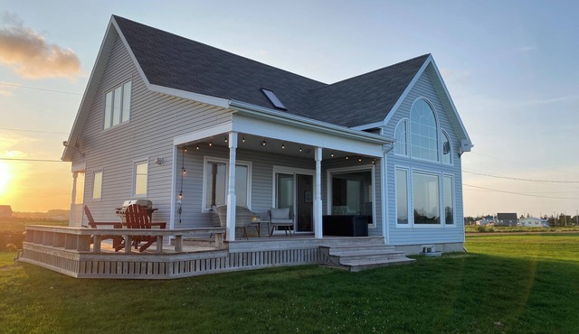 Beautiful Waterfront cottage in New London