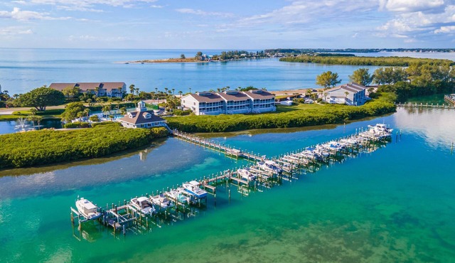 Beautiful Waterfront Condo at Boca Grande North - A Serene, Happy Space!