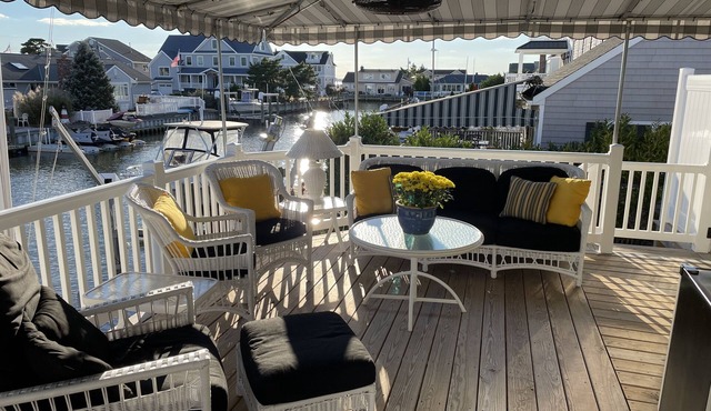 Beautiful WATERFRONT HOME WITH PRIVATE DOCK! Short walk to private ocean beach!