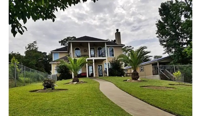 Beautiful waterfront home with gorgeous sunrise views,