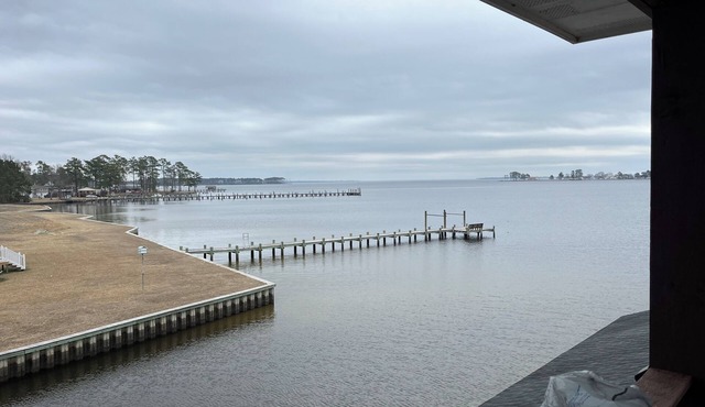 Beautiful Waterfront Cottage on the Pungo River