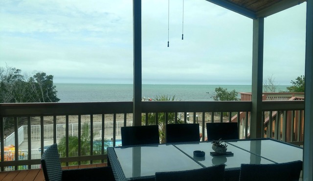 Beautiful Waterfront Gulf of America Great location.