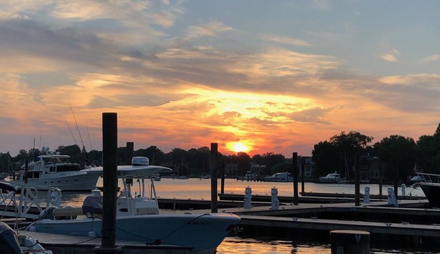 Beautiful Waterfront Townhome In Historic Annapolis