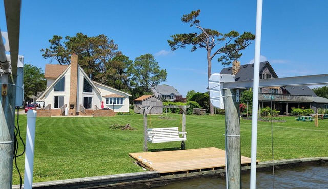 Beautiful Waterfront Vacation Rental on the Currituck Sound