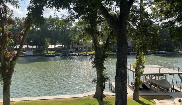 Beautiful Waterfront Home on Lake McQueeney.