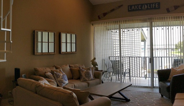 Beautiful Waterfront Condo in Walden on Lake Conroe