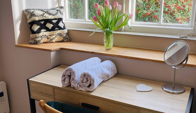 Beautiful weavers cottage, views and garden