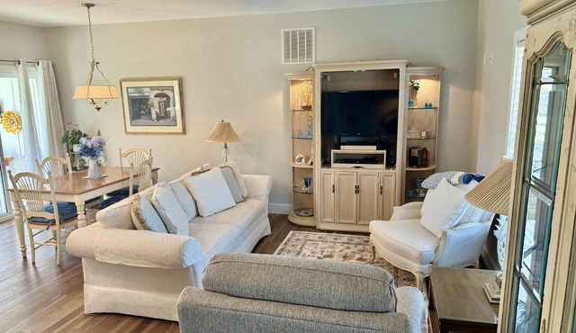 Beautiful welcoming cottage in peaceful country setting