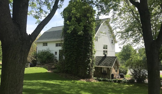 Beautiful White Barnnn