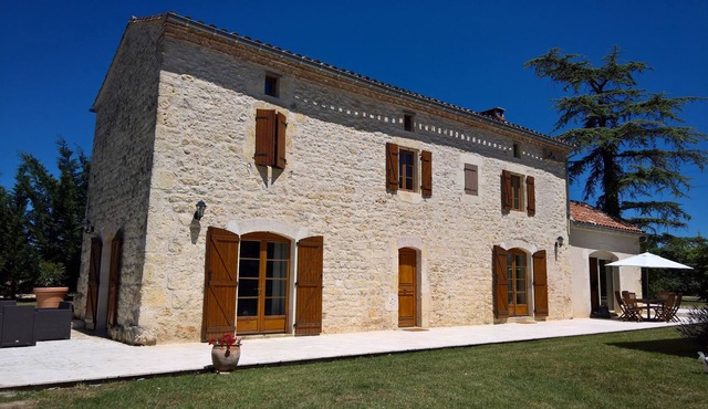 Beautiful white stone house in the South West of France in Cordes.