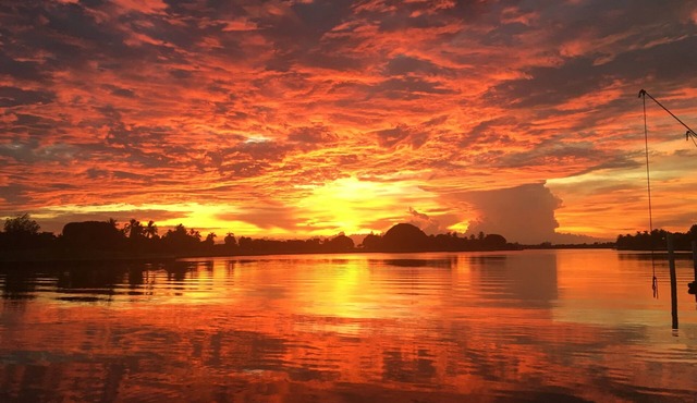 Beautiful Wide Bayfront Villa la Vue unit