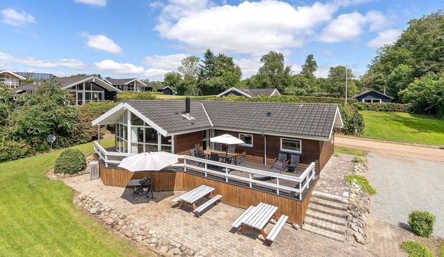 Beautiful wooden vacation home in a newly parceled vacation home area close to one of the best swimm