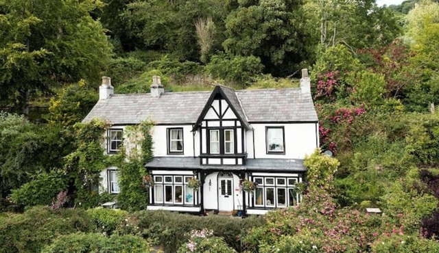 Beautiful Wye Valley Riverview