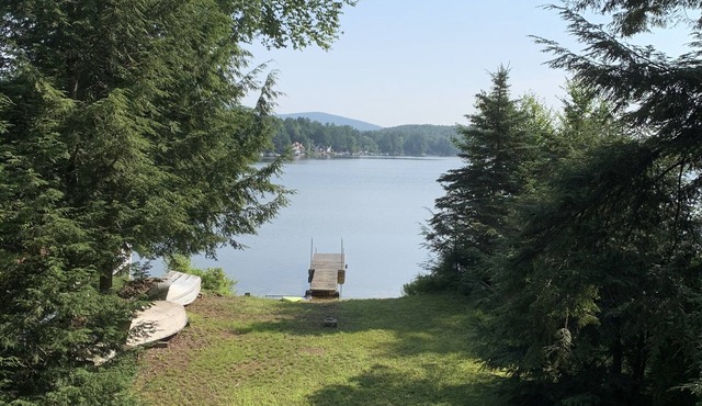 Beautiful Year Round Lake Front Retreat