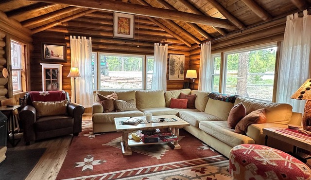 Beautiful Year Round - Creekside Cabin - Near RMNP - Dog Friendly
