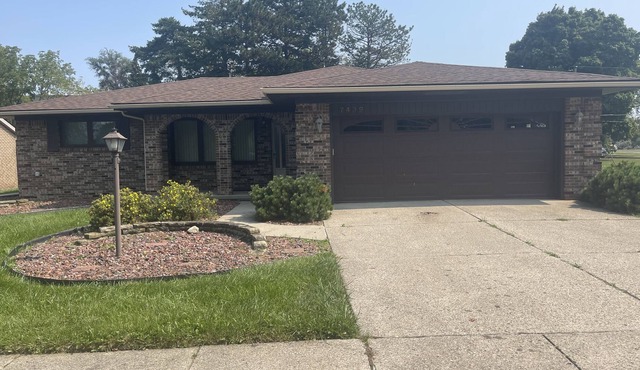 Beautiful10-12 people 6 queen bed 4 bedroom private location