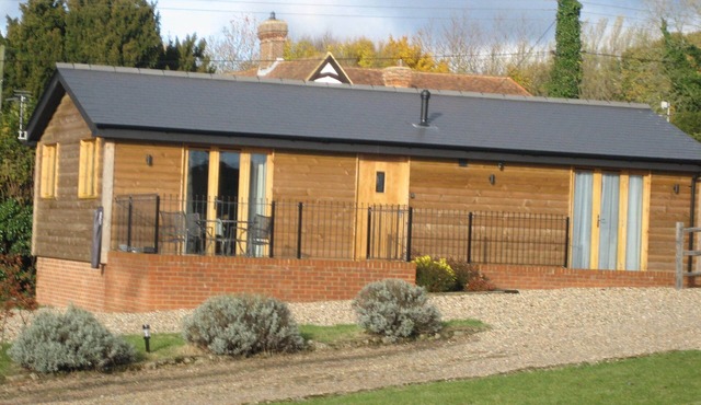 Beautifull log cabin set on a working farm in the heart of the Kent Countryside