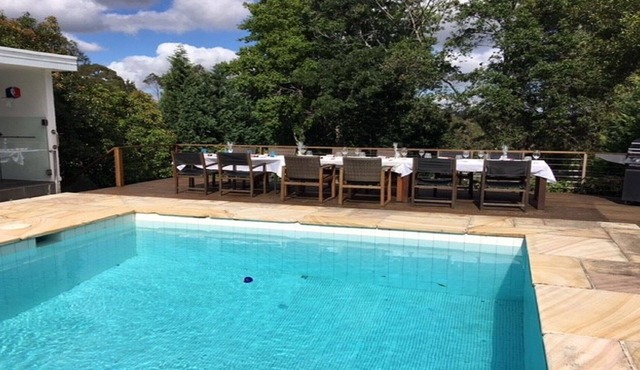 BEAUTIFULLY APPOINTED HOME ON 2 ACRES, WITH POOL. IN THE NATIONAL PARK