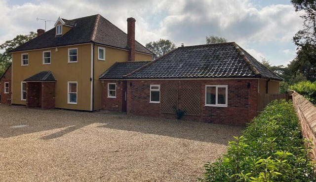 Beautifully appointed & cosy self contained annexe