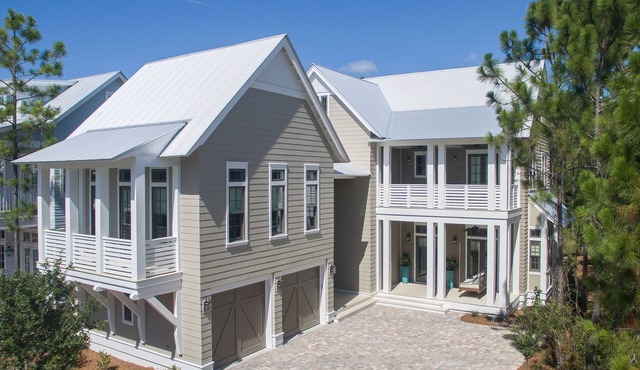 Beautifully Appointed Home In Watercolor with 6 Beach Cruiser Bikes included