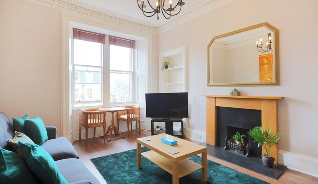 beautifully appointed 2-bedroom, 2-bathroom apartment nestled on the 3rd floor. Sleeps 4.