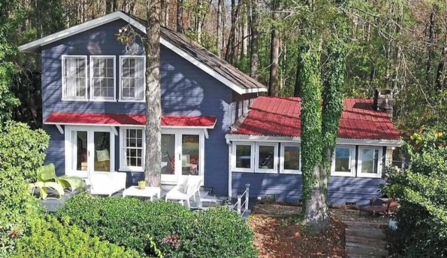 Beautifully Appointed, Contemporary Cottage on Lake Burton!