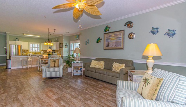 Beautifully Appointed 2BR 2BA Golf Villa Near the Beach