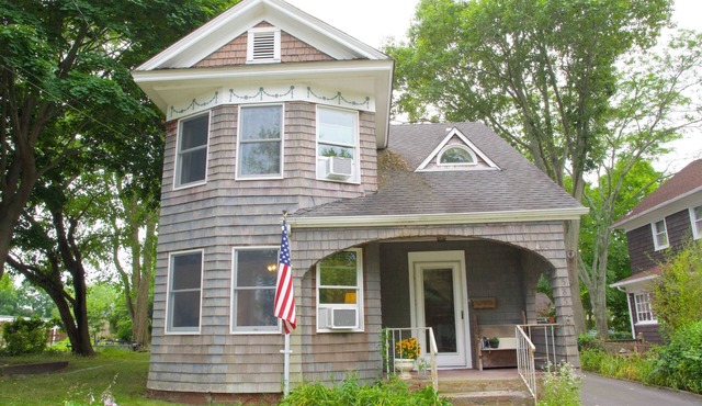 Beautifully Appointed 'Home Away From Home' in the Leafy Heart of Riverhead