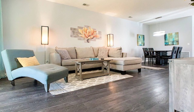 BEAUTIFULLY CONDO IN LEGENDS GOLF RESORT