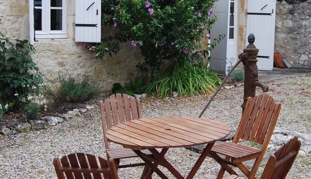 Beautifully Converted French Barn near Bordeaux