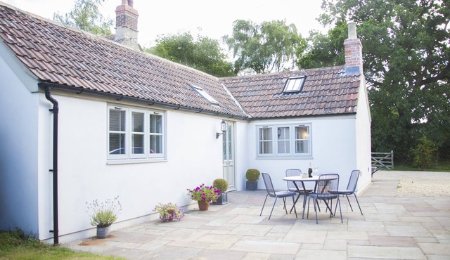 Beautifully converted cottage in lovely South Cotswold village