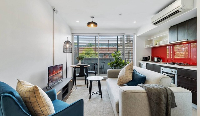 Beautifully Cosy St Kilda Apartment