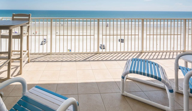 Beautifully Decorated, Beachfront Corner Unit! ~ Close to Shopping & Dining ~ MB501